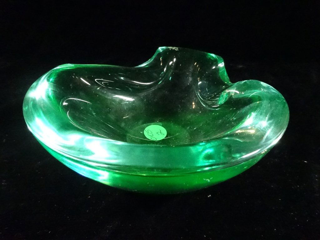 MURANO STYLE GREEN ART GLASS ASHTRAY, CIRCA (1 of 4)