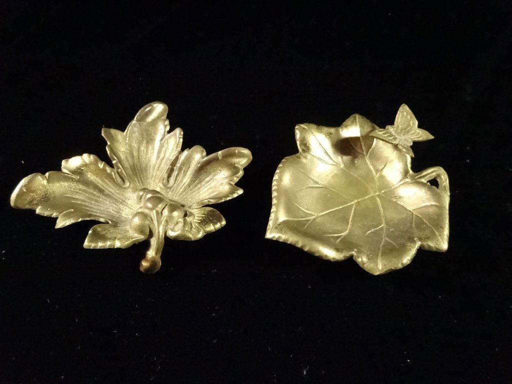2 BRASS LEAF FORM BOWLS, 4" X 4" EACH, SKU9002.60 (1 of 4)