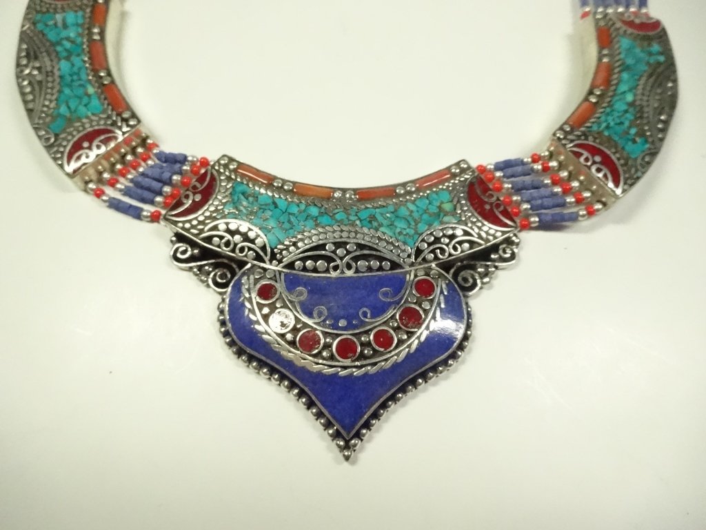 TURQUOISE, LAPIS & CORAL NECKLACE, CHOKER STYLE: TURQUOISE, LAPIS & CORAL NECKLACE, CHOKER STYLE