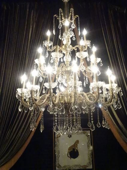 SPECTACULAR CRYSTAL CHANDELIER, GOLD FINISH METAL BASE, (1 of 9)
