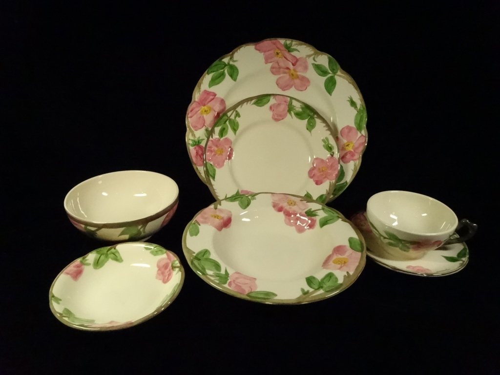89 PC FRANCISCAN CHINA SERVICE, DESERT ROSE PATTERN, (1 of 10)