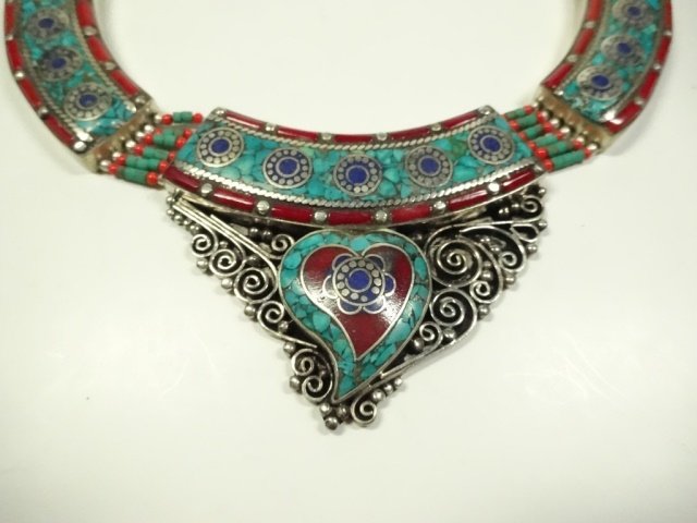TURQUOISE, LAPIS & CORAL NECKLACE, CHOKER STYLE: TURQUOISE, LAPIS & CORAL NECKLACE, CHOKER STYLE
