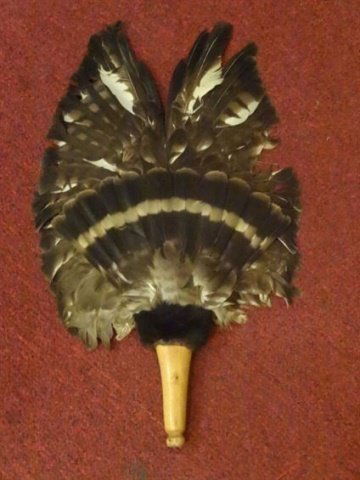NATIVE AMERICAN FEATHER FAN, WOOD HANDLE, VERY GOOD (1 of 5)