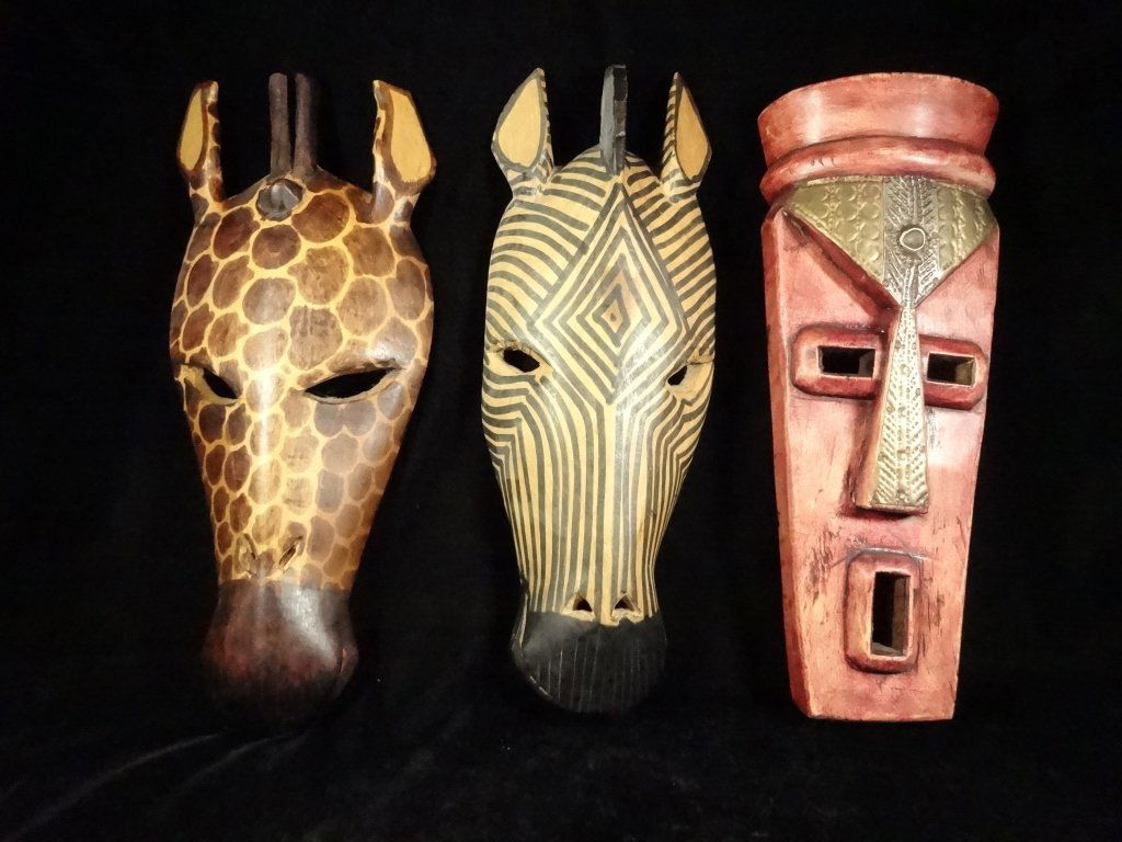 3 PC CARVED WOOD AFRICAN MASKS, GIRAFFE & ZEBRA MADE IN (1 of 8)