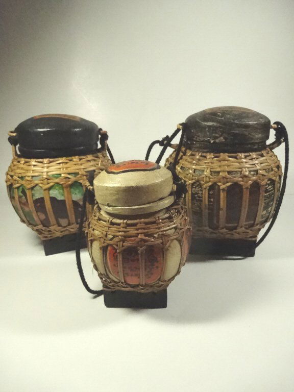 3 PC BASKETS WITH ATTACHED LIDS, LARGEST APPROX 8"H (1 of 10)