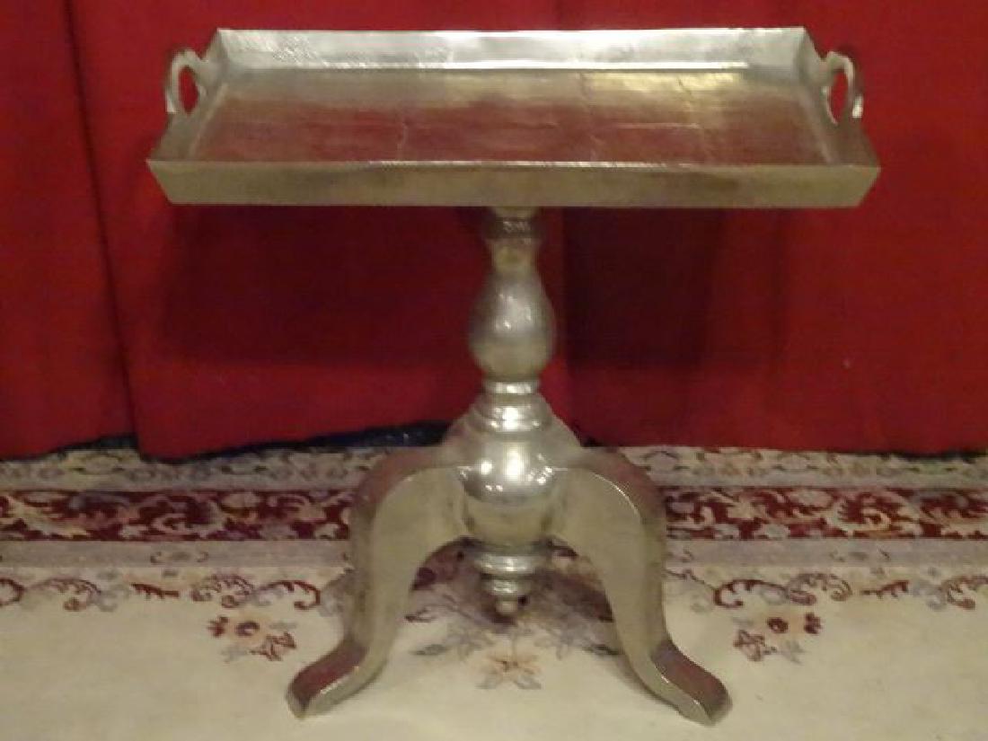 ALUMINUM PEDESTAL TABLE, TRAY TOP, EXCELLENT LIKE NEW (1 of 7)