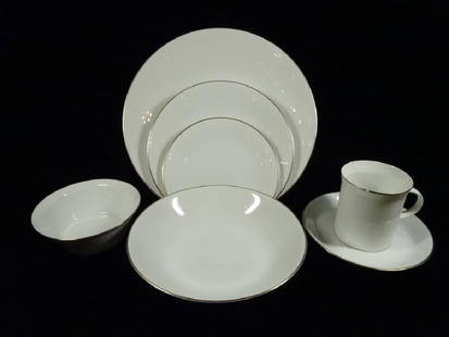 96 PC ROSENTHAL CHINA SERVICE FOR 12, TEMPELHOF: 96 PC ROSENTHAL CHINA SERVICE FOR 12, TEMPELHOF PATTERN, INCLUDES 14 PLATES, 12 SALAD PLATES, 12 BREAD PLATES, 12 BOWLS, 12 BERRY BOWLS, 13 CUPS (3 WITH TINY CHIPS TO RIM), 14 SAUCERS, ROUND BOWL, 2 T