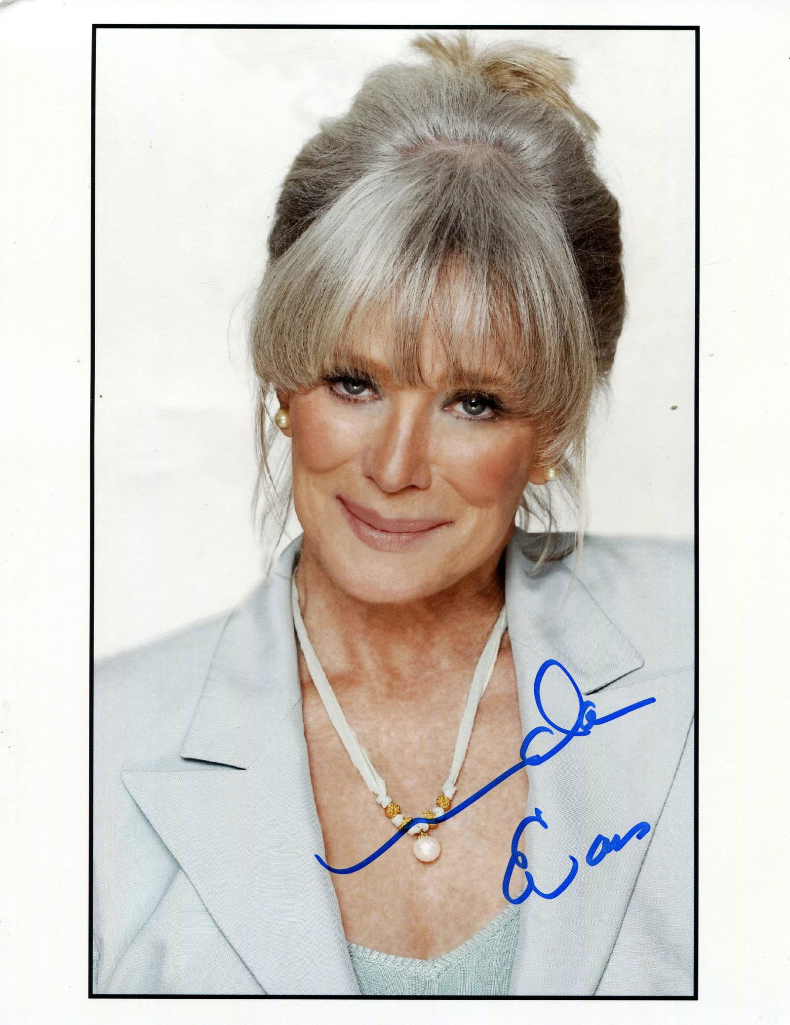 ACTRESSES:: ACTRESSES: A good selection of signed 8 x 10 photographs, two slightly larger, by various actresses, including Linda Evans, Melanie Griffith, Ann Blyth, Janet Suzman, Catherine Schell, Cybill Shepherd