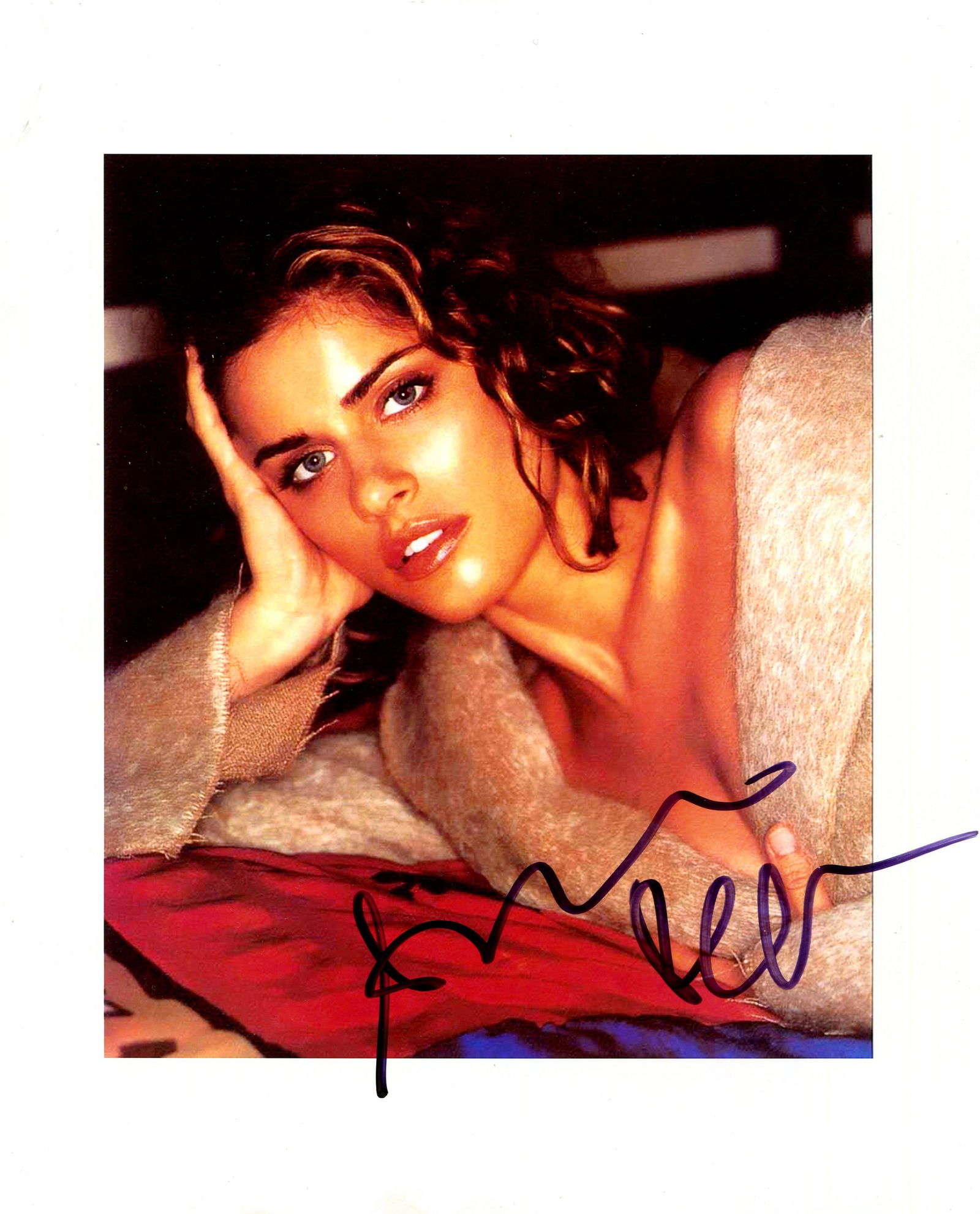 CINEMA:: CINEMA: Selection of signed 8 x 10 photographs by various film Actors and Actresses, including Emma Thompson, Amanda Peet, Kelly Lynch, Dennis Quaid, Kevin Bacon, Lily Tomlin, Dee Wallace, Marion Ross