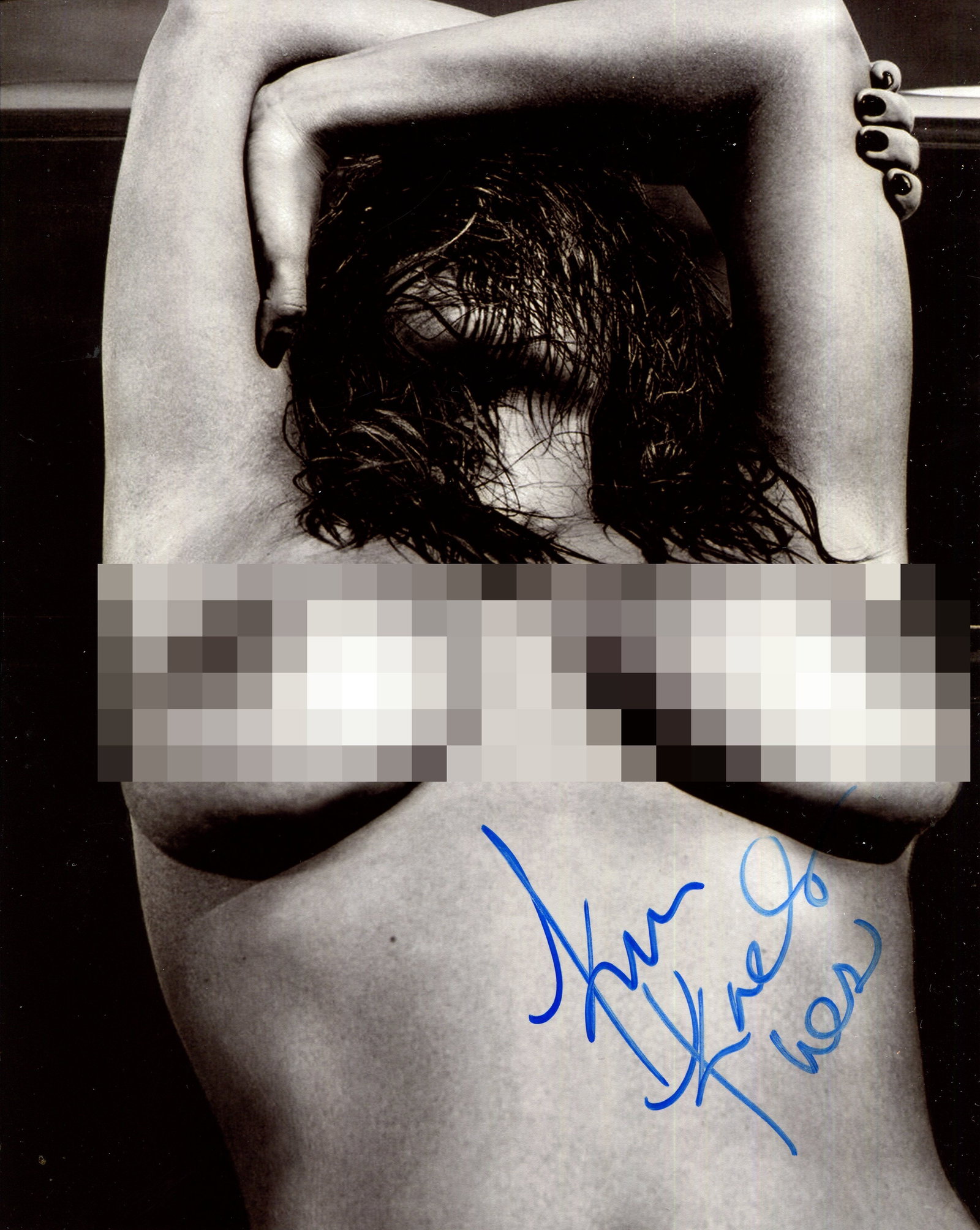 KARDASHIAN KIM: (1980- ): KARDASHIAN KIM: (1980- ) American Socialite, Model, reality television series Actress and Producer. Signed 8 x 10 photograph of Kardashian, the artistic image showing the model in a sensual half-lengt