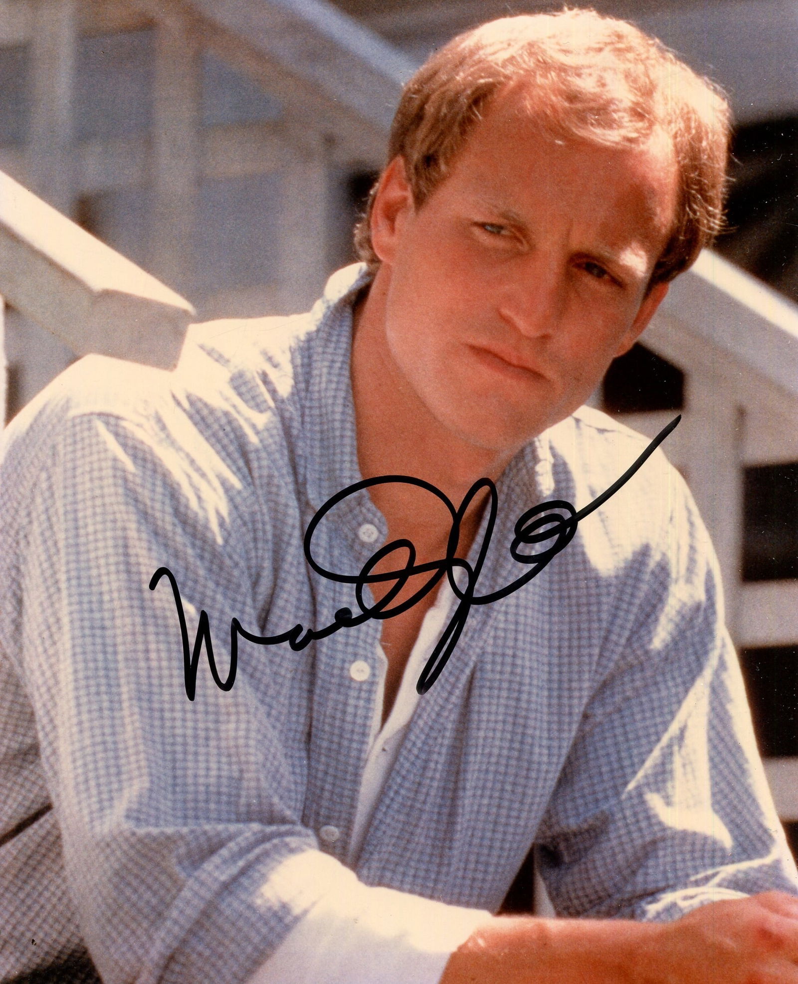 HARRELSON WOODY: (1961- ): HARRELSON WOODY: (1961- ) American Actor, an Academy Award nominee. Signed colour 8 x 10 photograph by Harrelson, the image depicting him in a half-length pose in costume as David Murphy in a scene fr