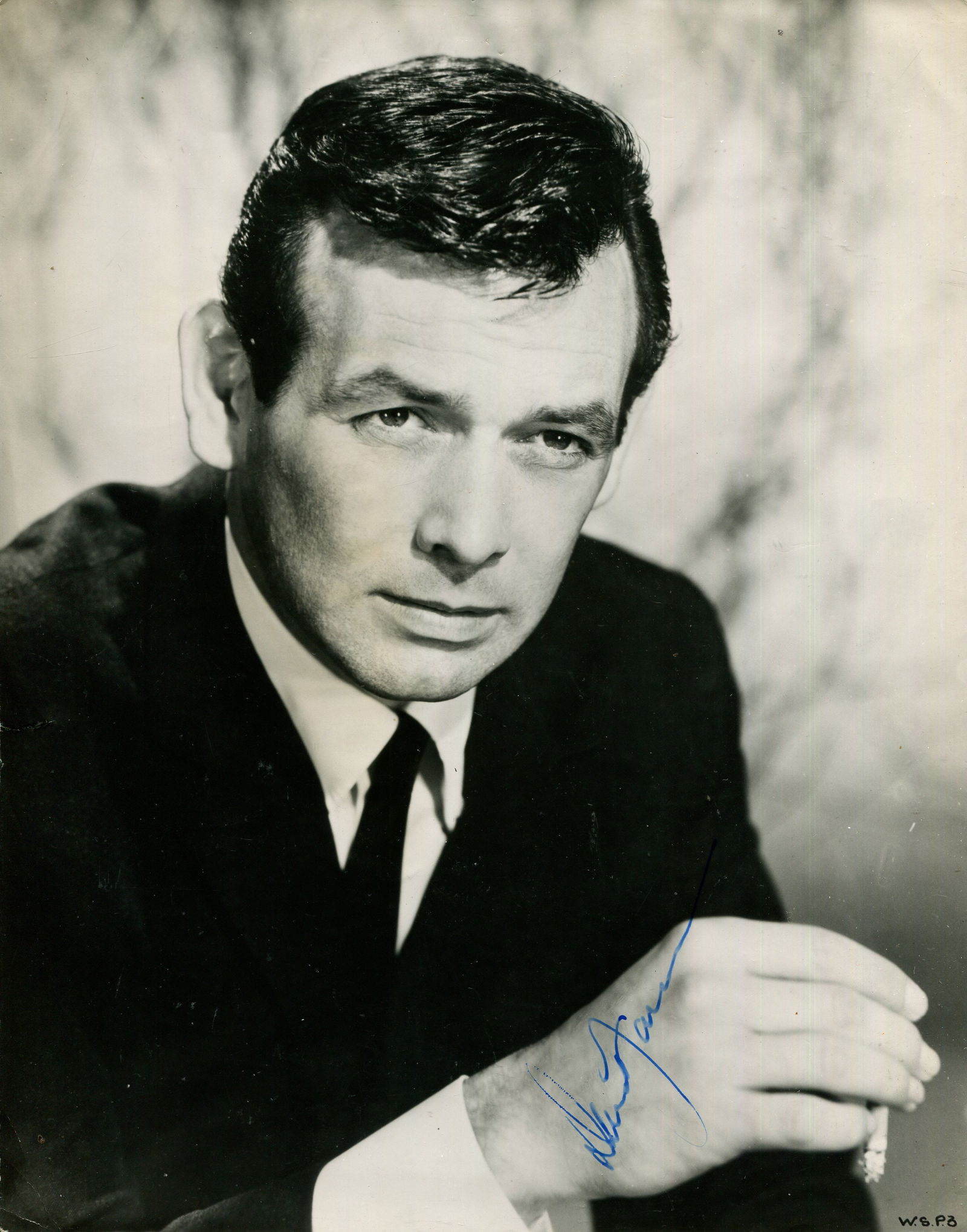 JANSSEN DAVID: (1931-1980): JANSSEN DAVID: (1931-1980) American Actor, best remembered for his portrayal of Dr. Richard Kimble in the television series The Fugitive (1963-1967). A rare signed 8 x 10 photograph, the image showing