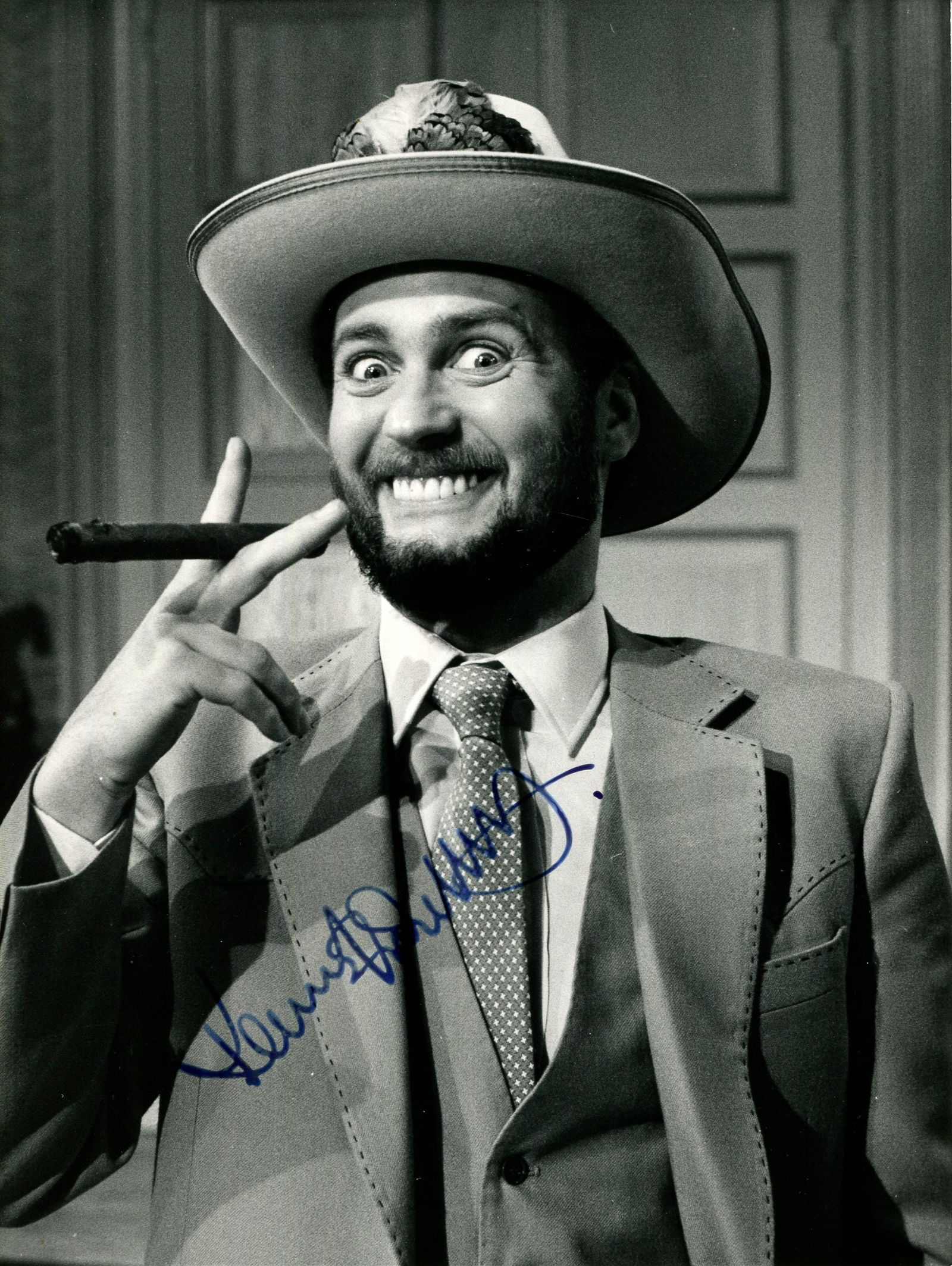 EVERETT KENNY: (1944-1995): EVERETT KENNY: (1944-1995) English radio disc jockey and television entertainer. Signed 6 x 8 photograph, an original BBC/Radio Times publicity portrait of Everett in an amusing half-length pose in co