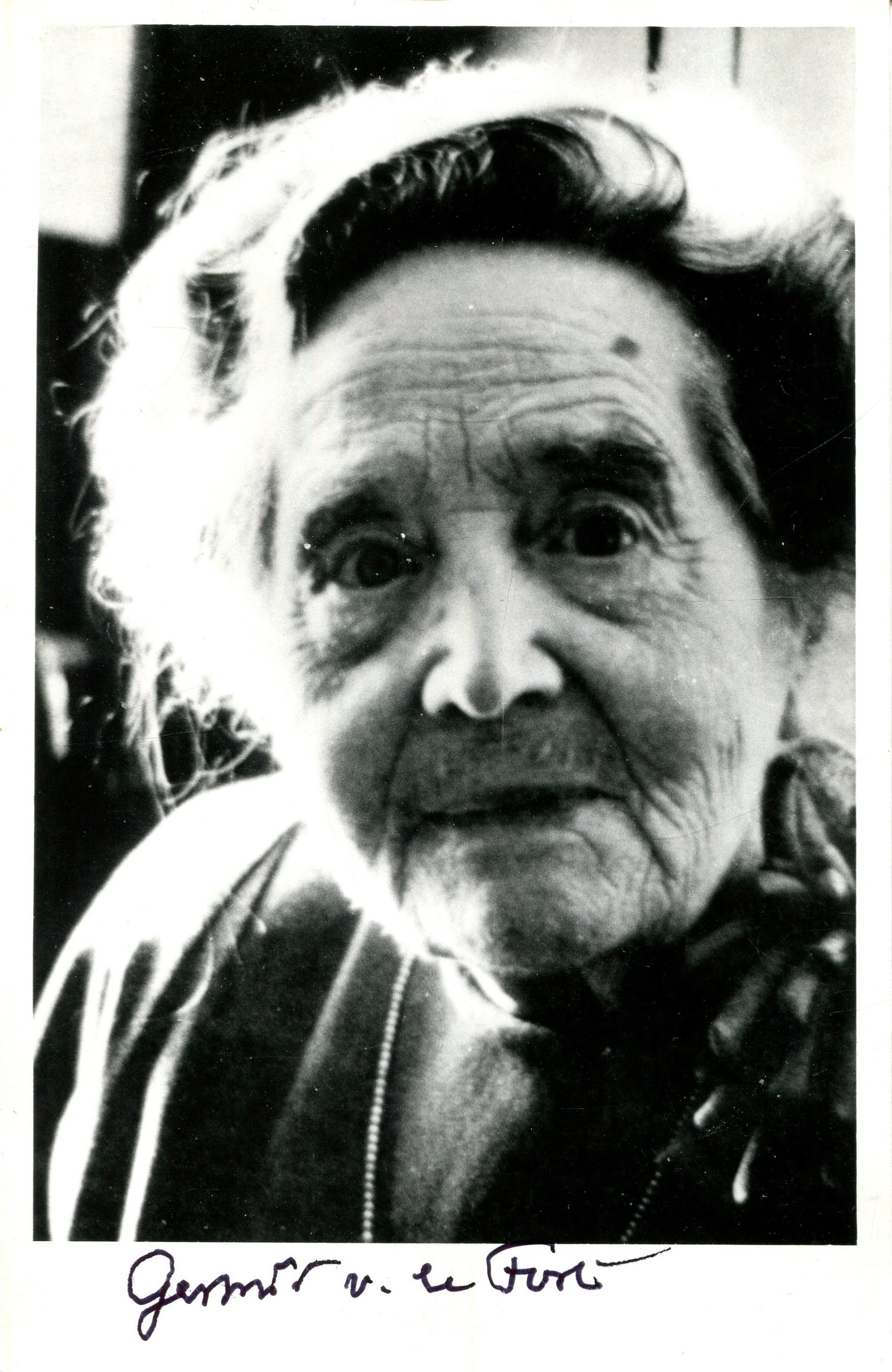 LE FORT GERTRUD VON: (1876-1971): LE FORT GERTRUD VON: (1876-1971) German writer. Signed 3.5 x 5.5 postcard photograph of the elderly Baroness in a head and shoulders pose. Signed in black ink with her name alone to the lower white