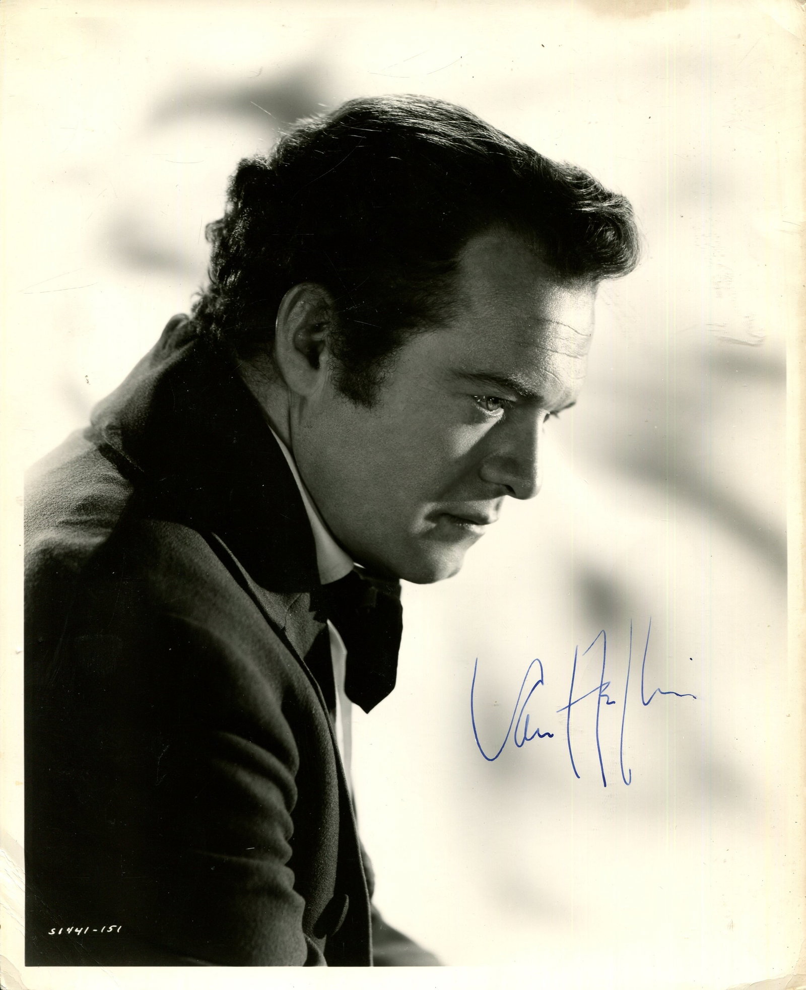 HEFLIN VAN: (1910-1971): HEFLIN VAN: (1910-1971) American actor, Academy Award winner for Best Supporting Actor in 1942 for his role as Jeff Hartnett in Johnny Eager. A good vintage signed 8 x 10 photograph of the actor in a