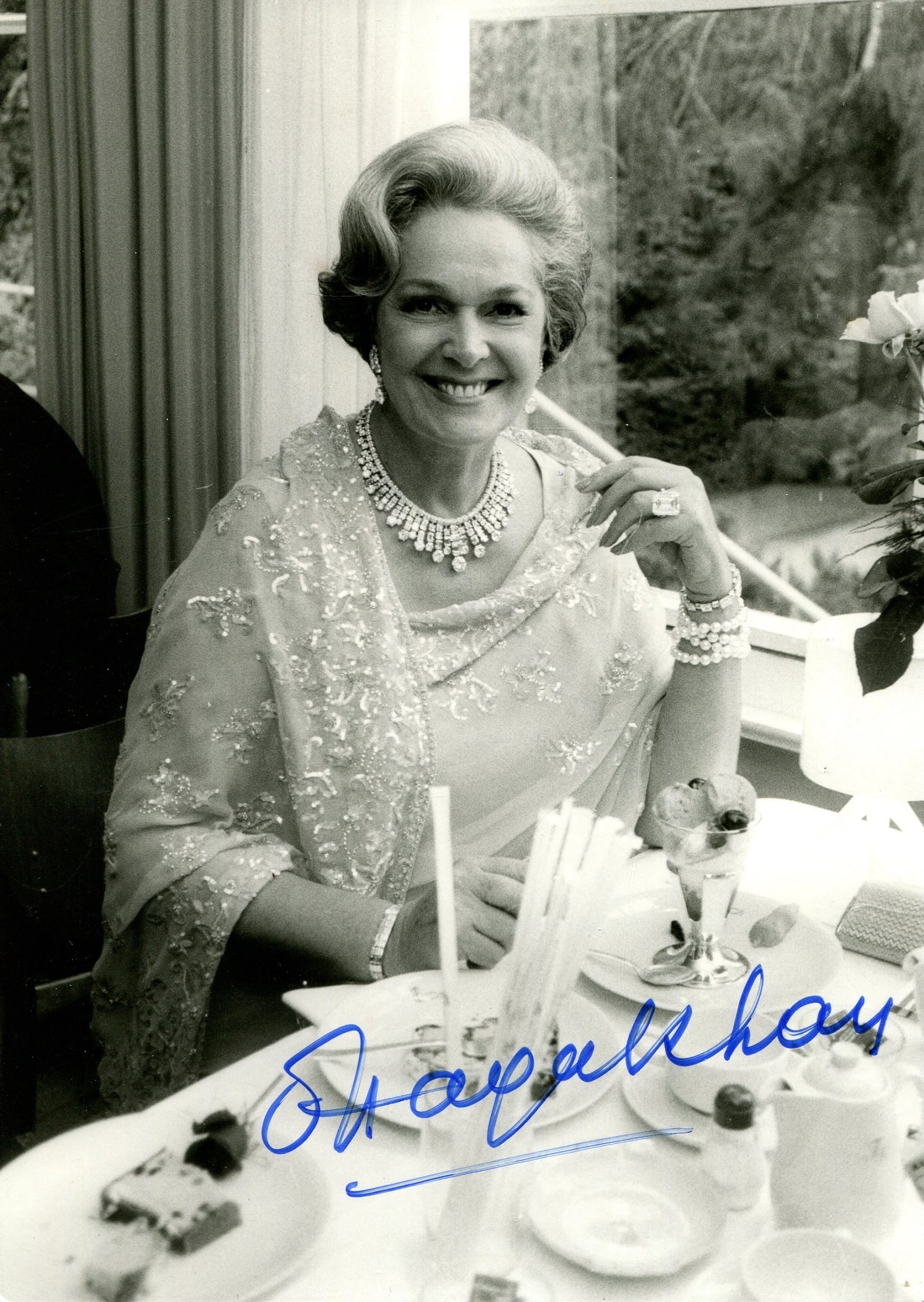 BEGUM OM HABIBEH AGA KHAN: (1906-2000): BEGUM OM HABIBEH AGA KHAN: (1906-2000) Yvette Labrousse. Fourth and last wife of Aga Khan III. A former Beauty Queen, Labrousse was named Miss France in 1930. Signed 5 x 7 photograph of Labrousse