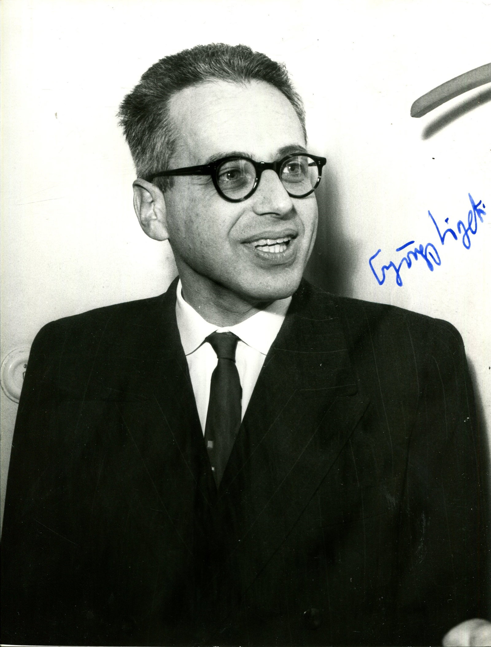 LIGETI GYORGY: (1923-2006): LIGETI GYORGY: (1923-2006) Hungarian Composer of contemporary classical music. Regarded as one of the most important avant-garde composers in the latter half of the twentieth century. Signed 7 x 9.5