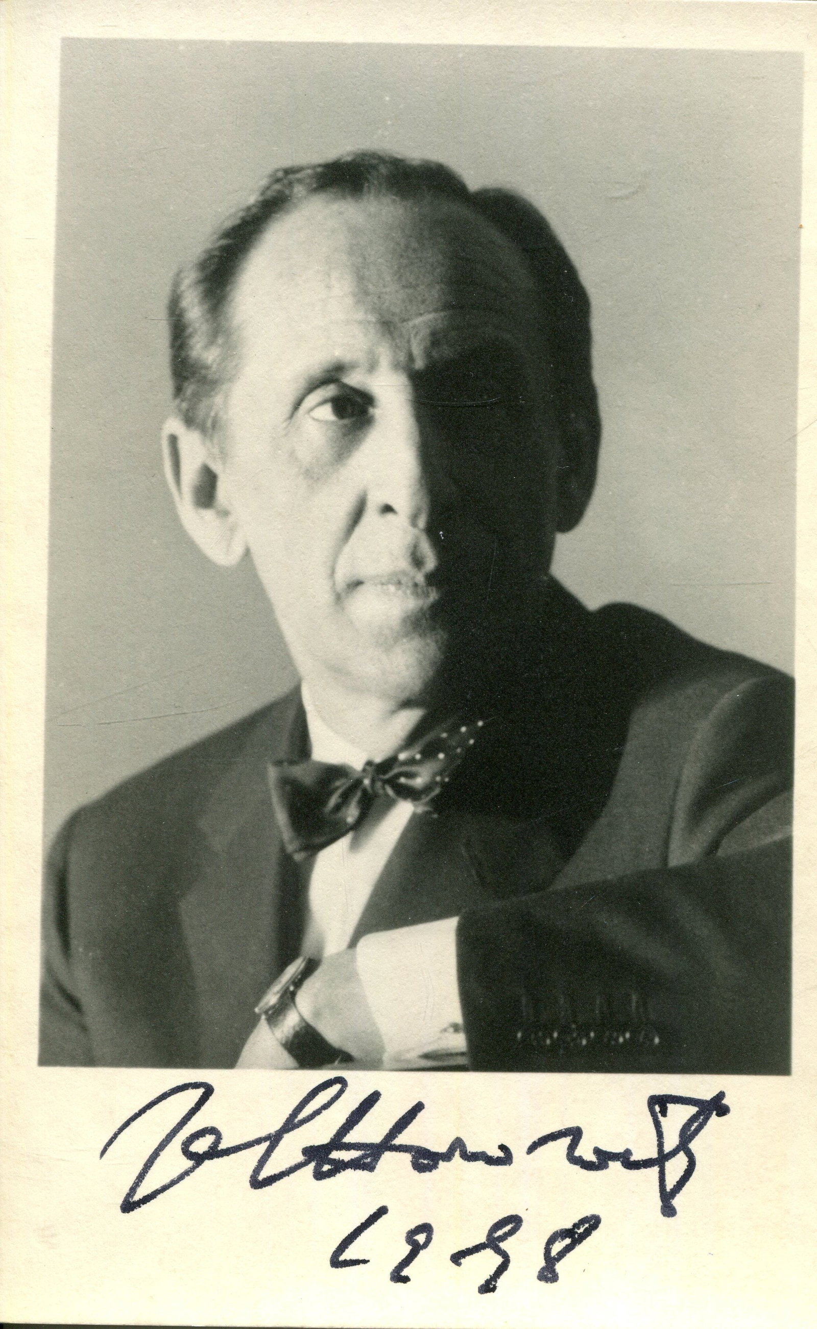 HOROWITZ VLADIMIR: (1903-1989): HOROWITZ VLADIMIR: (1903-1989) Russian-born American Pianist. Widely recognized as one of the greatest pianists of all time. Signed 3.5 x 5.5 photograph by Horowitz, the image depicting the virtuoso