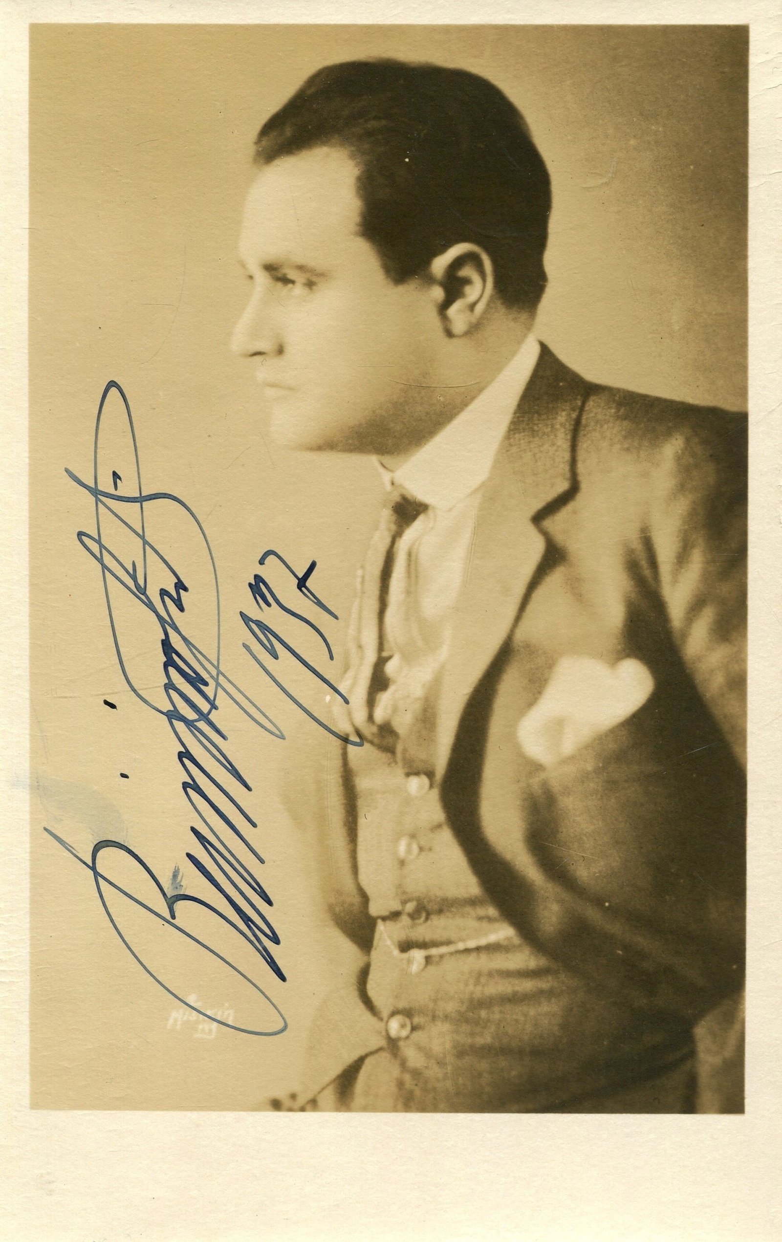 GIGLI BENIAMINO: (1890-1957): GIGLI BENIAMINO: (1890-1957) Italian Tenor. Widely regarded as one of the best tenors of the 20th century. Two good signed postcard photographs, 3.5 x 5.5, the images showing the Italian tenor in