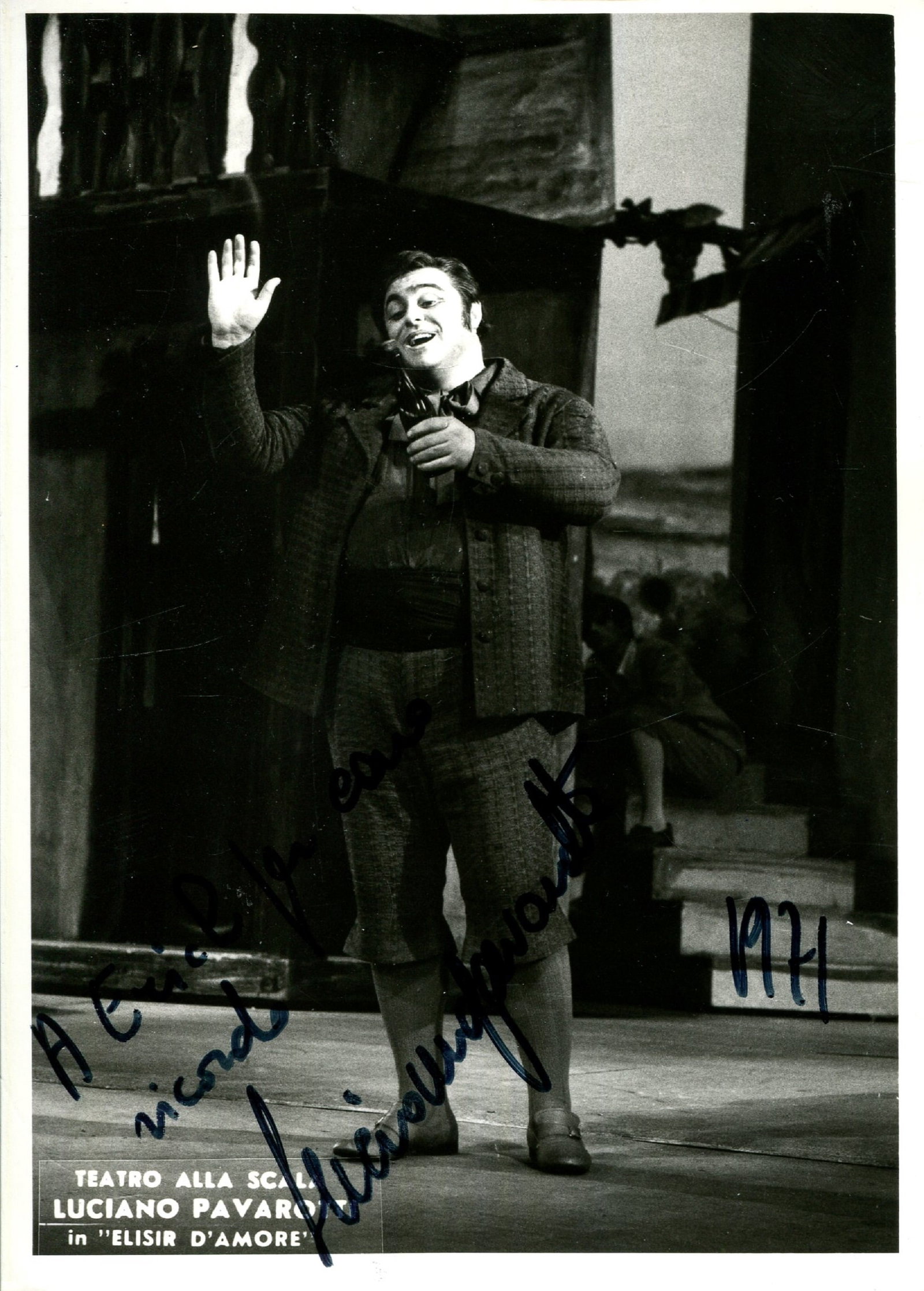PAVAROTTI LUCIANO & FRENI MIRELLA:: PAVAROTTI LUCIANO & FRENI MIRELLA: Luciano Pavarotti (1935-2007) Italian Tenor & Mirella Freni (1935-2020) Italian Sorano. A good signed 6 x 4 photograph by Pavarotti and Freni, the Erio Piccagliani