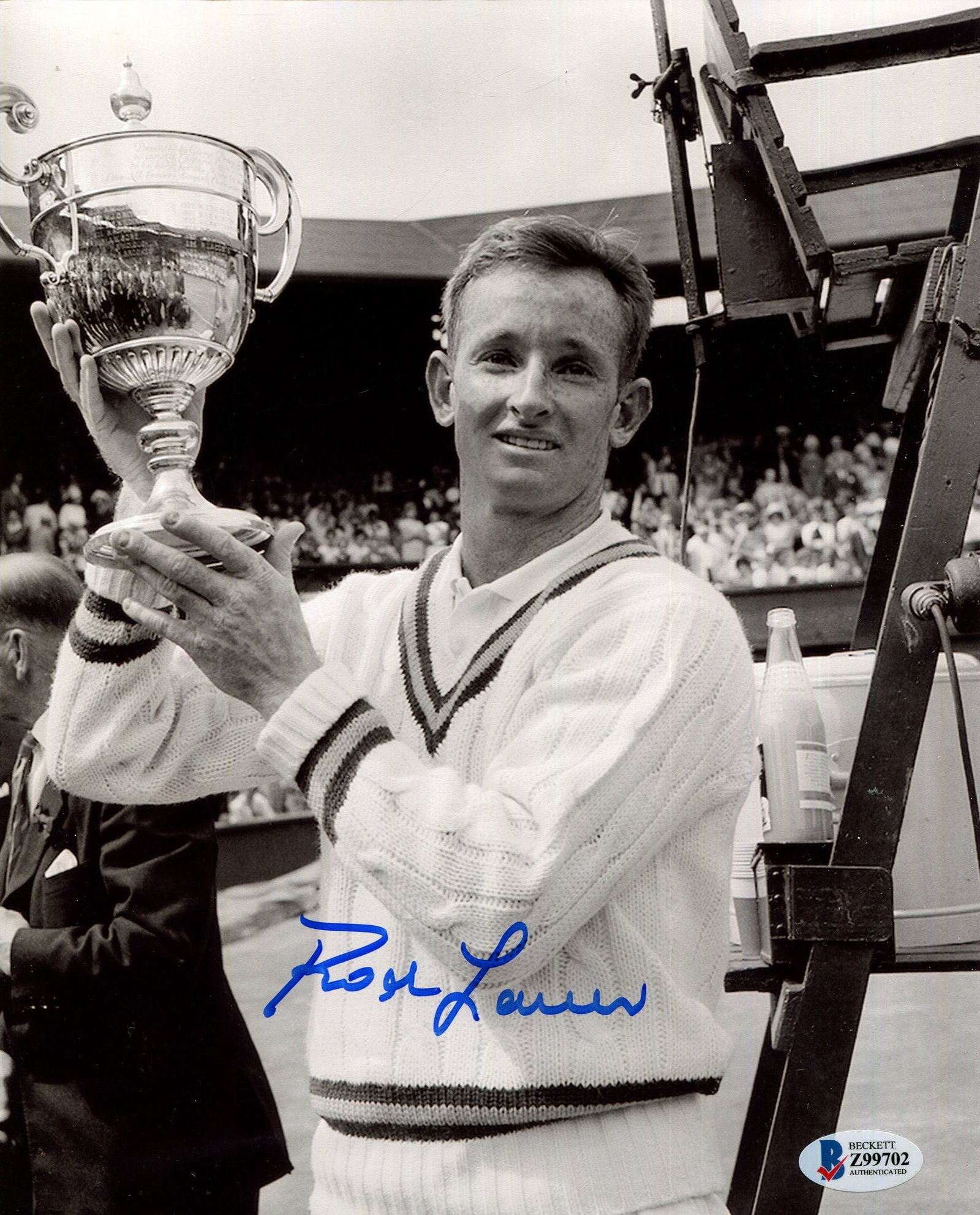 LAVER ROD: (1938- ): LAVER ROD: (1938- ) Australian tennis player, Wimbledon champion 1961, 1962, 1968 & 1969. A good set of three signed photographs of Laver, one 8 x 10, one colour 10 x 8 and one 6 x 4. The images
