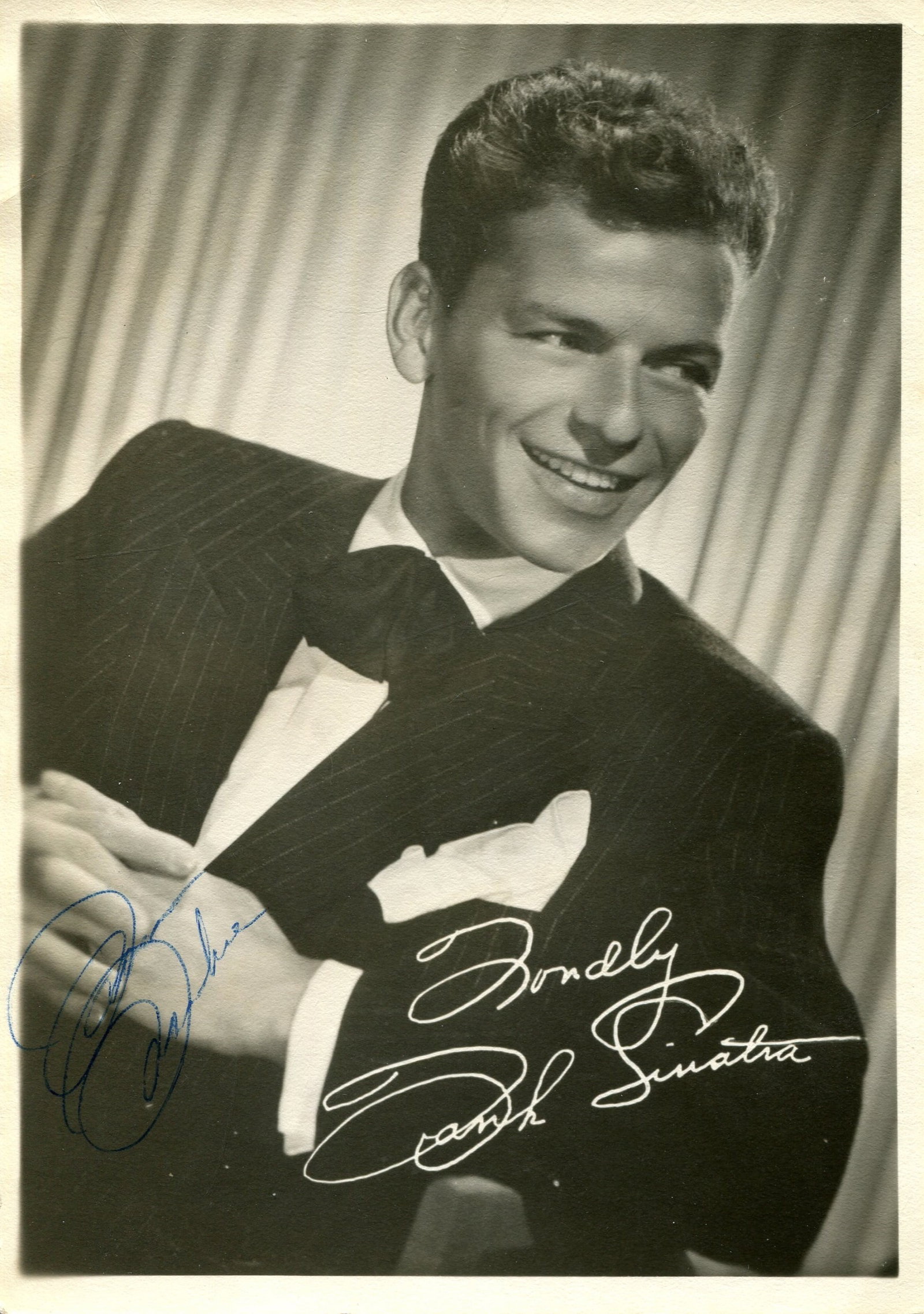 SINATRA FRANK: (1915-1998): SINATRA FRANK: (1915-1998) American singer and actor, Academy Award winner for Best Supporting Actor in 1953 for his role as Private Angelo Maggio in From Here to Eternity. Vintage signed 5 x 7