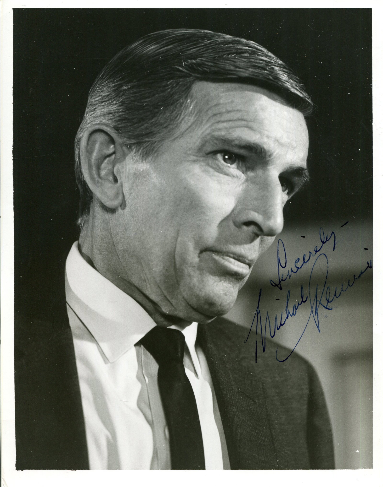 RENNIE MICHAEL: (1909-1971): RENNIE MICHAEL: (1909-1971) British actor who starred in the science fiction film The Day the Earth Stood Still (1951). A good vintage signed 7 x 9 photograph of the actor in a head and shoulders