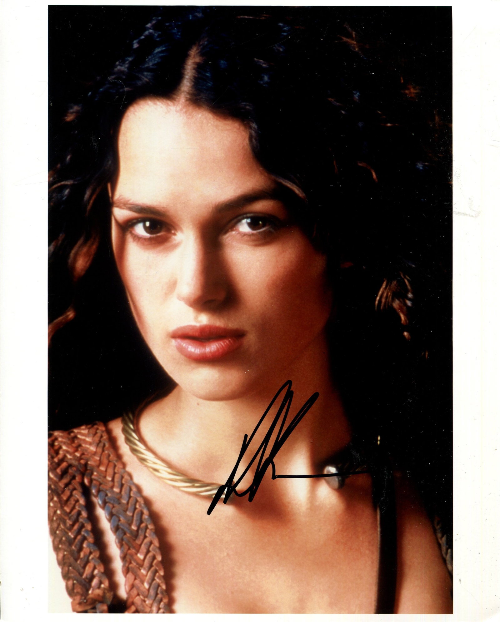 KNIGHTLEY KEIRA: (1985- ): KNIGHTLEY KEIRA: (1985- ) English Actress, an Academy Award nominee. Signed colour 8 x 10 photograph of the actress in a head and shoulders pose in costume as Guinevere from the film King Arthur