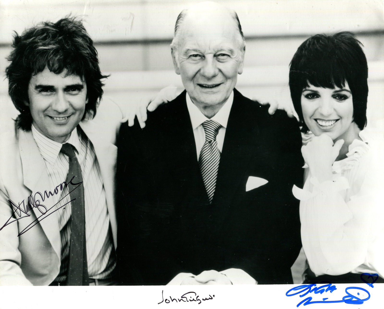 ARTHUR:: ARTHUR: Signed 10 x 8 photograph by Dudley Moore (the spoiled, alcoholic man-child Arthur Bach), Liza Minnelli (the sharp-witted, working-class waitress and aspiring actress Linda Marolla) and John