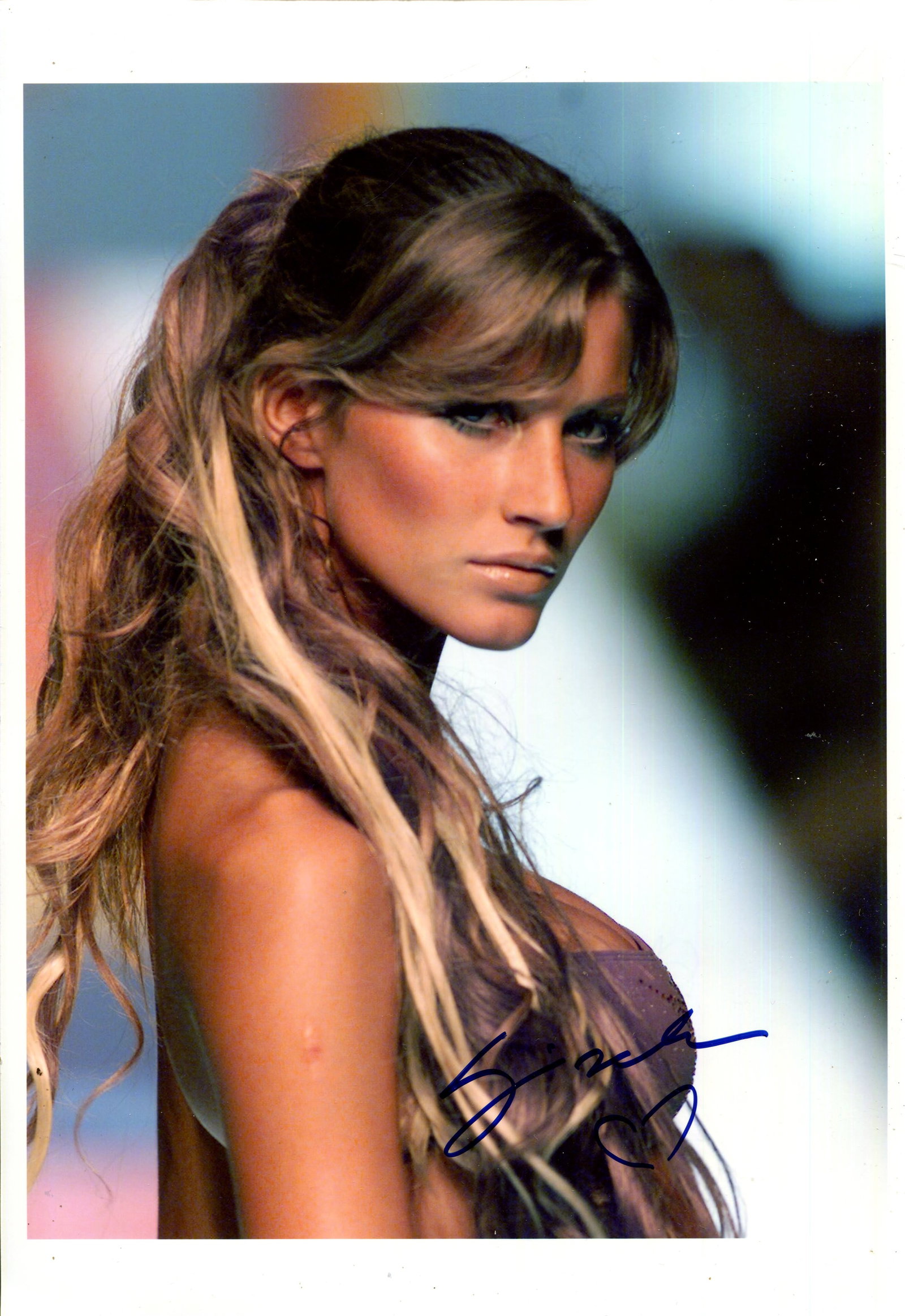 BUNDCHEN GISELE: (1980-): BUNDCHEN GISELE: (1980- ) Brazilian model, actress and activist. One of the highest-paid models in the world. She married New England quarterback Tom Brady. Signed colour 8 x 10 photograph, the image