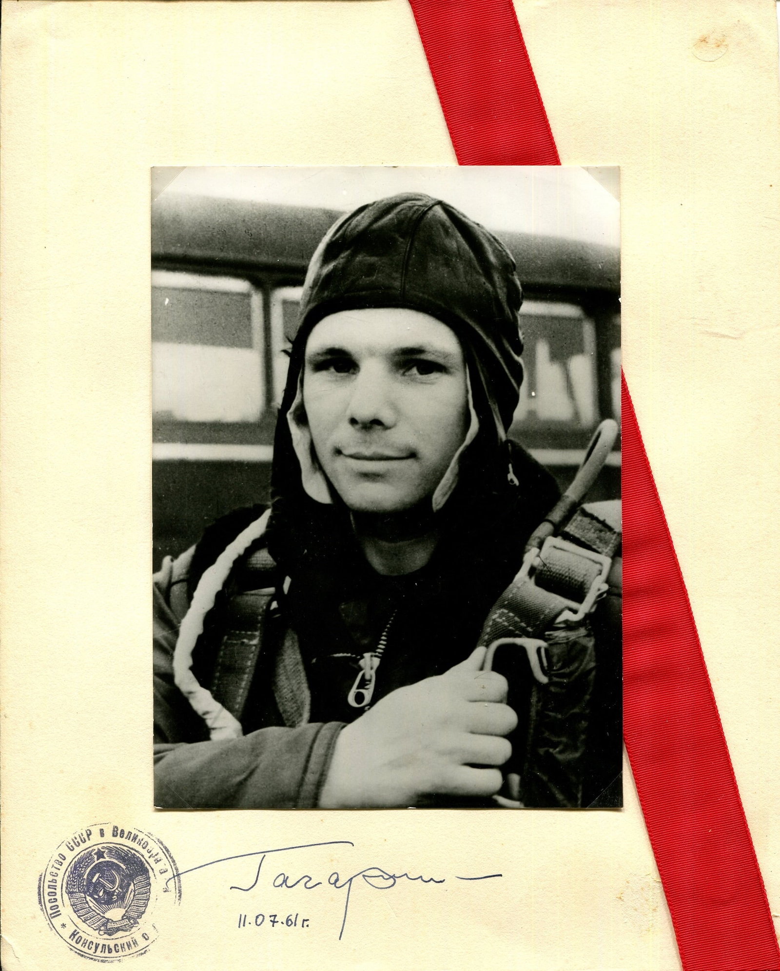 GAGARIN YURI: (1934-1968): GAGARIN YURI: (1934-1968) Soviet cosmonaut, the first human to journey into outer space, travelling on Vostok 1, 12th April 1961. A good 4to stiff card page removed from an album boldly signed in