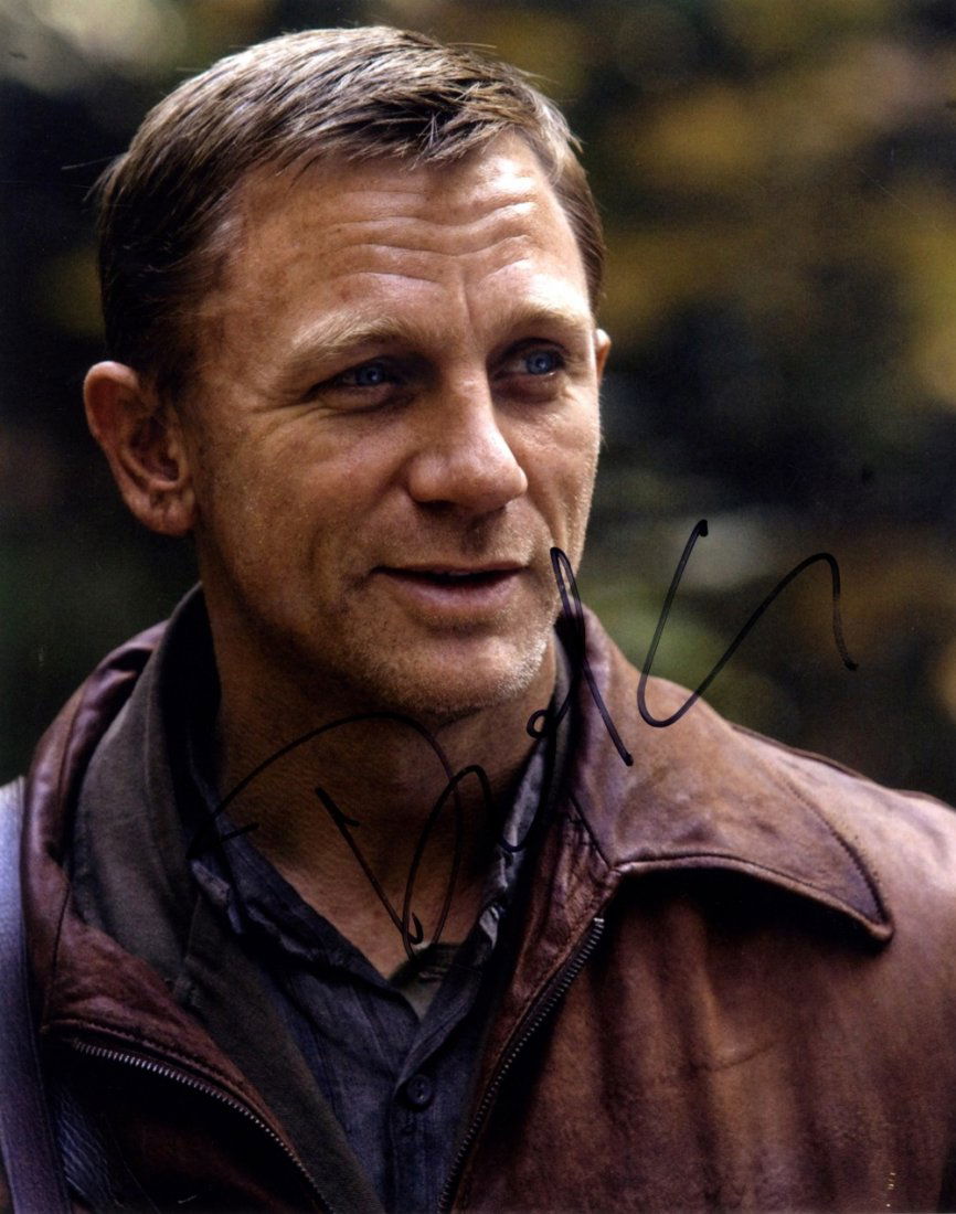 JAMES BOND: Selection of signed postcard photographs, 8: JAMES BOND: Selection of signed postcard photographs, 8 x 10s, by various actors who have starred in James Bond films comprising Daniel Craig, Donald Pleasence, Gert Frobe, Pierce Brosnan, Halle Berry