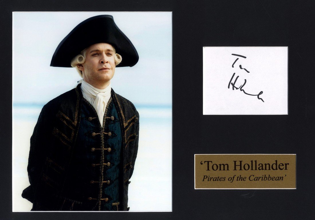 ACTORS: Selection of signed cards by various actors: ACTORS: Selection of signed cards by various actors including Kevin Spacey, James Earl Jones, Val Kilmer, John Hurt, Robert Duvall, Kiefer Sutherland, David Suchet, Ian McKellen, Chiwetel Ejiofor, Tom
