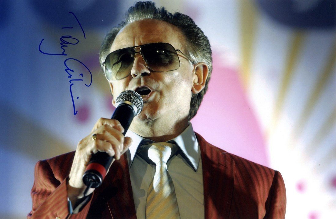 POPULAR MUSIC: Selection of signed pieces, cards, album (1 of 1)