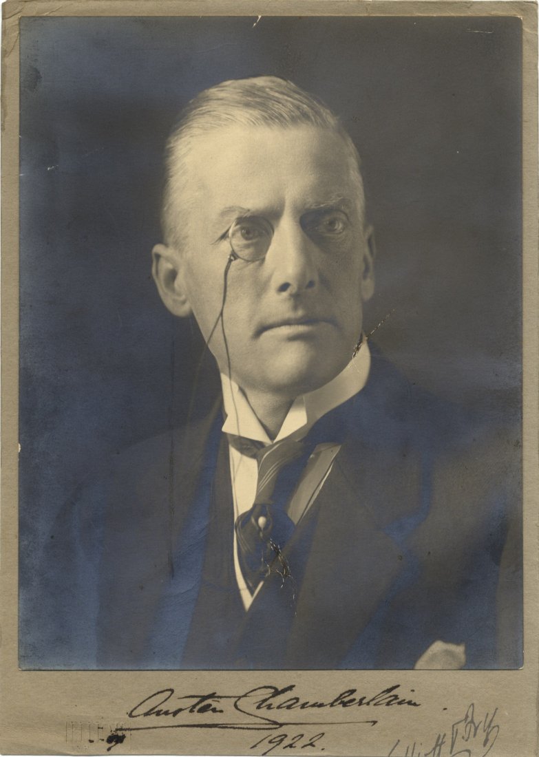 FAMOUS MEN & WOMEN: Miscellaneous selection of signed (1 of 1)