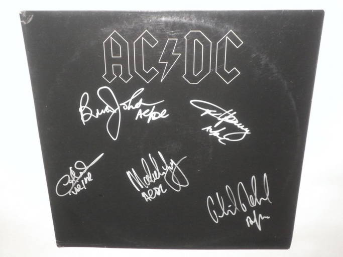 109 Ac/dc: Australian Hard Rock Band. Signed Album