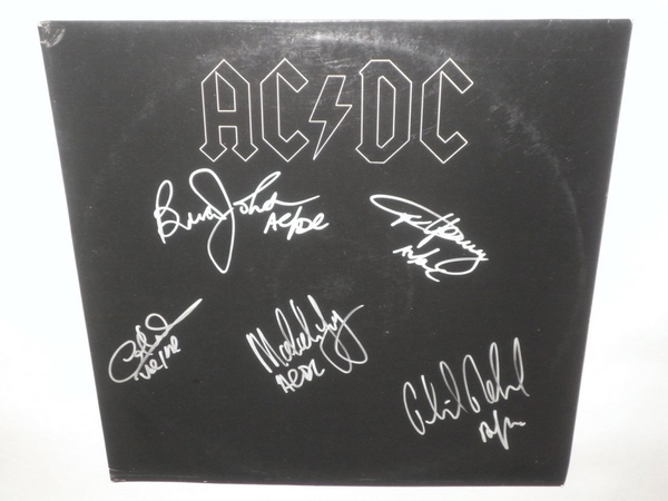 109 Ac/dc: Australian Hard Rock Band. Signed Album