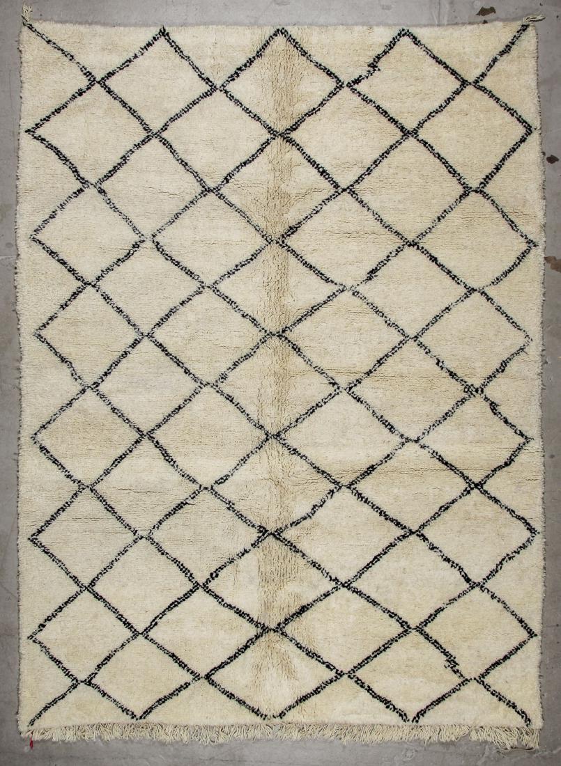Vintage Moroccan Rug: 7'3'' x 9'7'' (221 x 292 cm) (1 of 5)