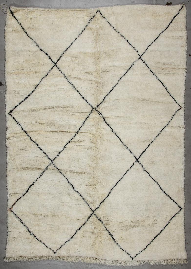 Vintage Moroccan Rug: 6'8'' x 9'7'' (203 x 292 cm) (1 of 5)