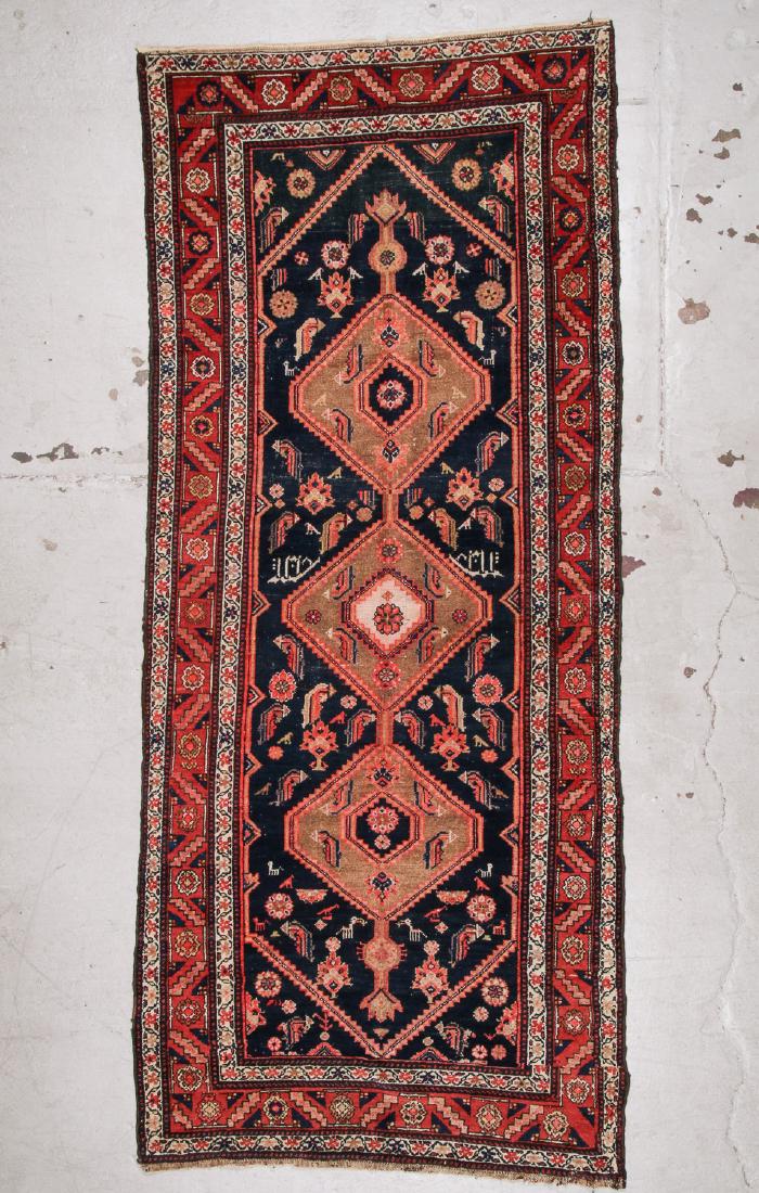 Antique Baktiari Rug: 4'8'' x 10'10'' (142 x 330 cm): Antique Baktiari Rug, Persia: 4'8'' x 10'10'' (142 x 330 cm).