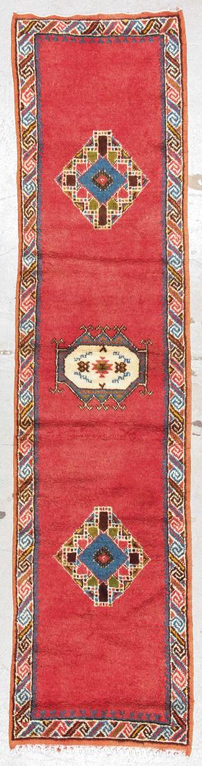 Moroccan Rug: 2'3'' x 9'6'' (69 x 290 cm): Moroccan Rug, Morocco: 2'3'' x 9'6'' (69 x 290 cm). Late 20th c. Please Take Note: THIS IS A NO HIDDEN RESERVE AUCTION. We are accepting bids commencing at the START PRICE posted online.