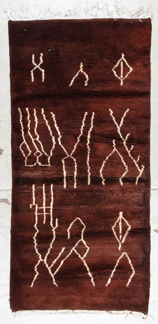 Moroccan Rug: 3'2'' x 6'7'' (97 x 201 cm): Moroccan Rug, Morocco: 3'2'' x 6'7'' (97 x 201 cm). Please Take Note: THIS IS A NO HIDDEN RESERVE AUCTION. We are accepting bids commencing at the START PRICE posted online.
