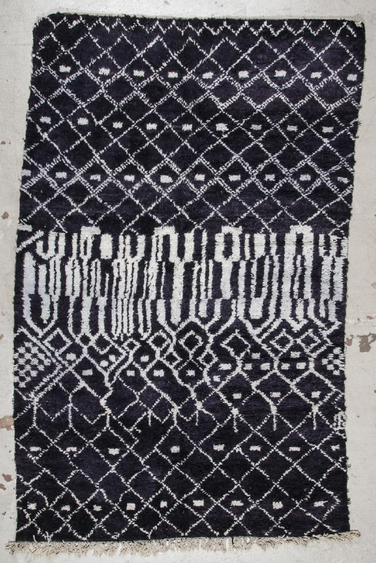 Moroccan Rug: 5'5'' x 8'7'' (165 x 262 cm) (1 of 6)