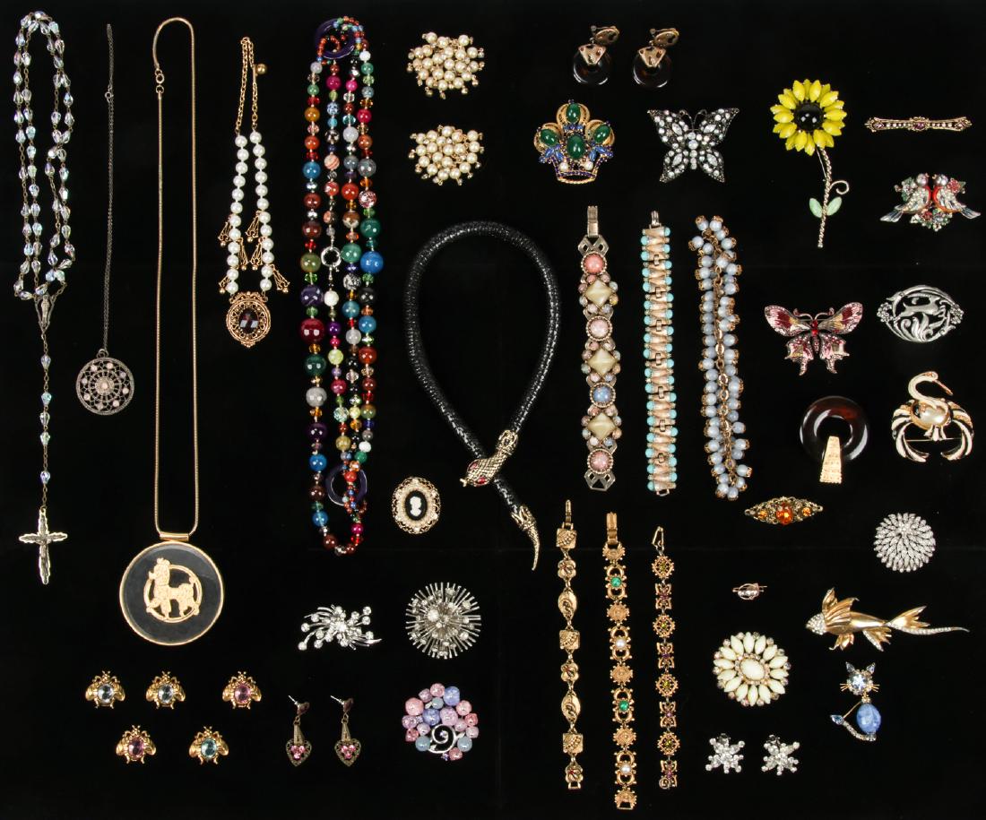 Lot Vintage Costume Jewelry, including Florenza and: Lot of Vintage Costume Jewelry by Various Makers, 20th century. Including: 5 Necklaces, 6 Bracelets, 23 Pins / Brooches, 4 Pairs of Earrings (3 Clip On, 1 Post), a faux cameo necklace pendant marked C