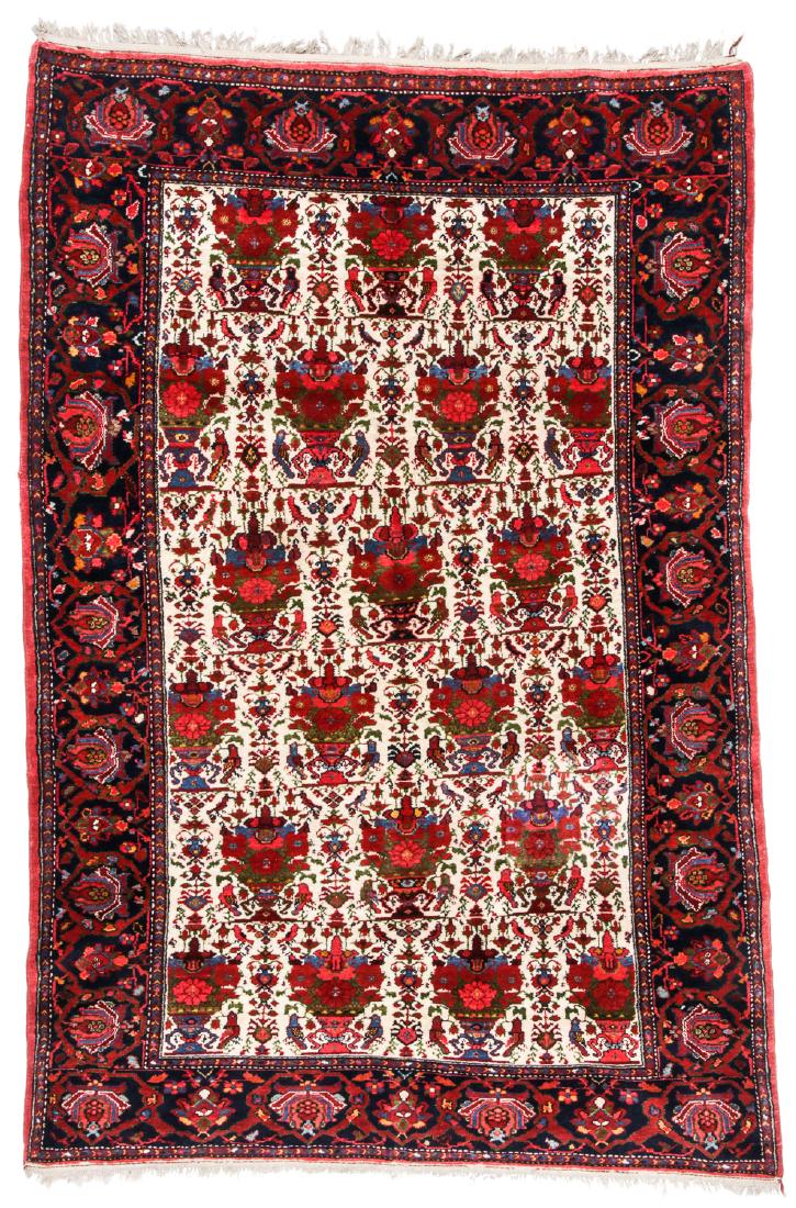 Fine Antique Baktiari Rug, Persia: 4'5'' x 6'9'' (1 of 6)