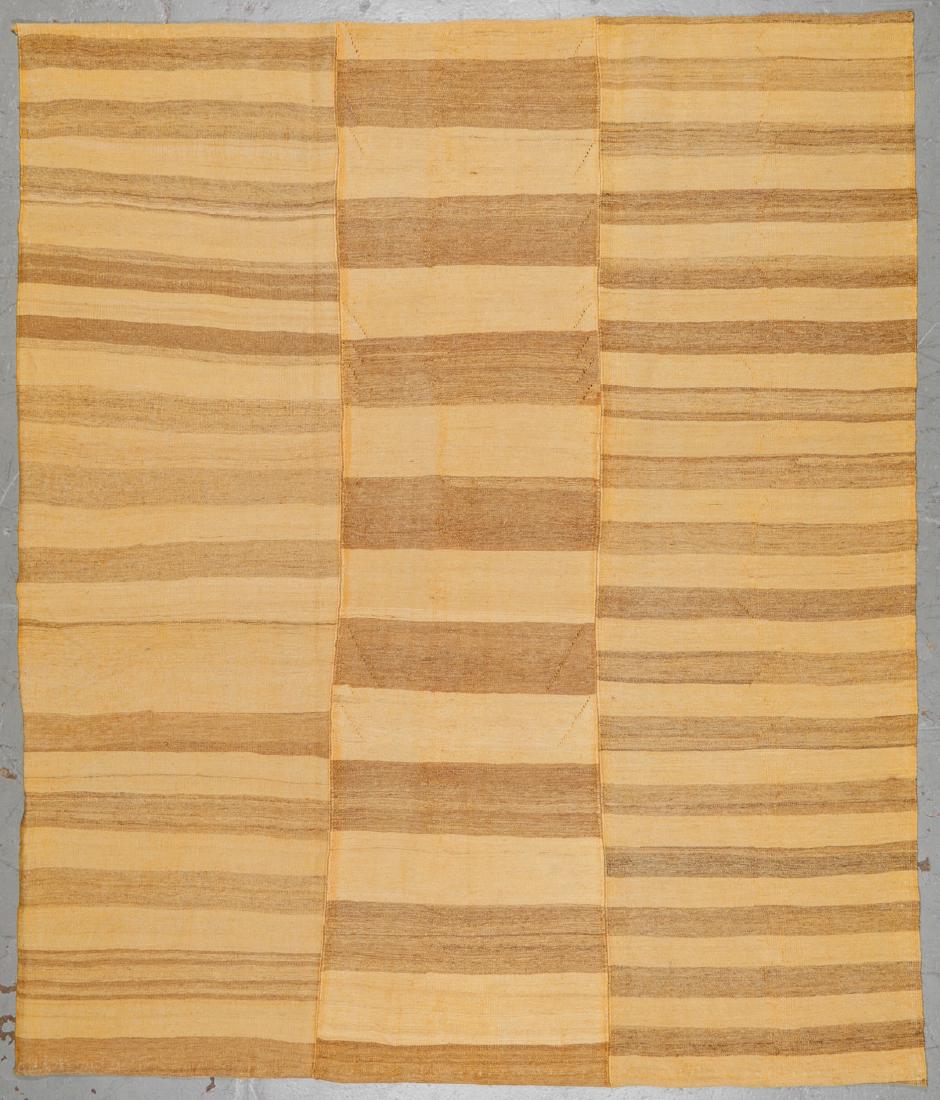 Vintage Shiraz Kilim: 7'9'' x 9'2'' (1 of 3)