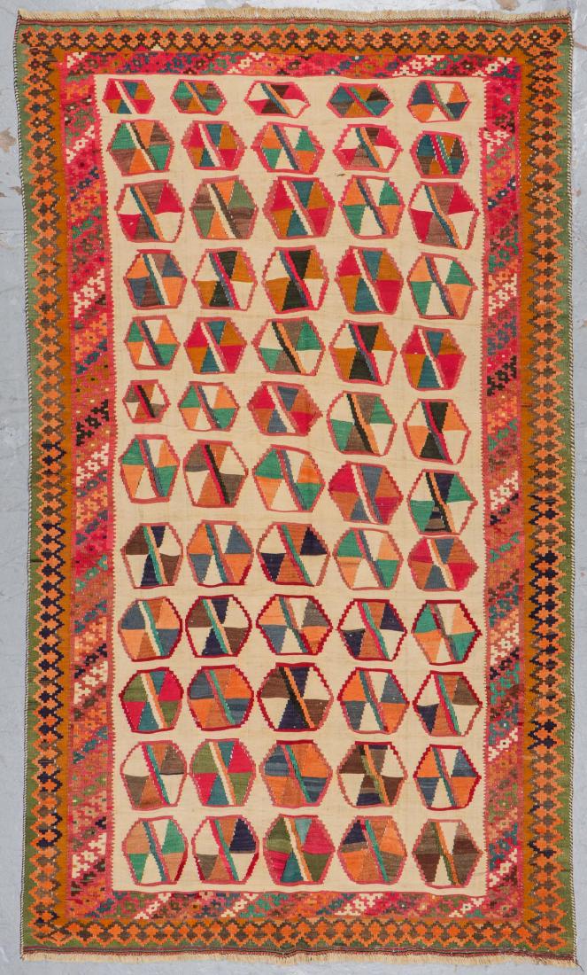 Vintage Shiraz Kilim: 5'1'' x 8'5'' (1 of 2)