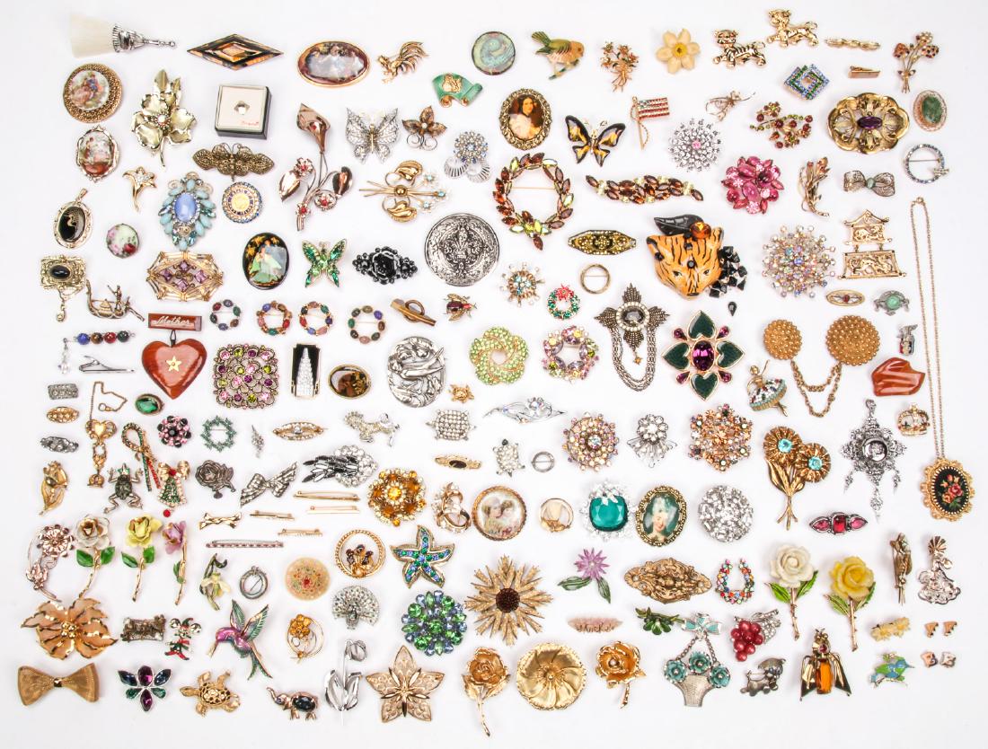 Large Group of 170 Costume Jewelry Pins (1 of 10)