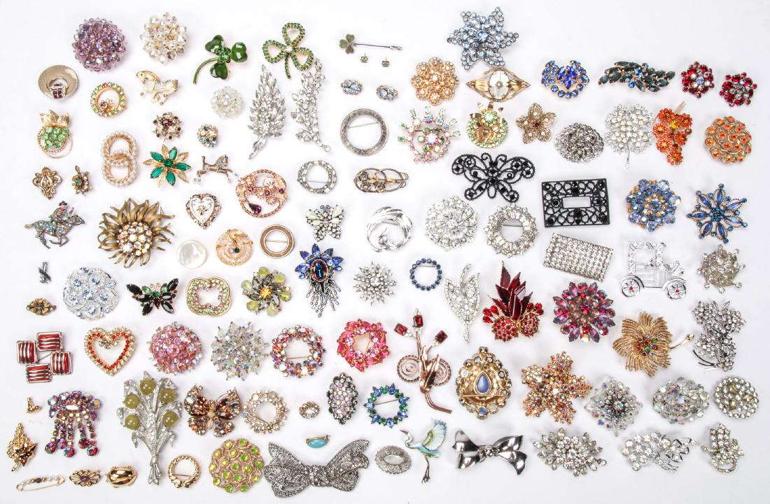 Group of 100+ Costume Jewelry Brooches & Pins (1 of 9)