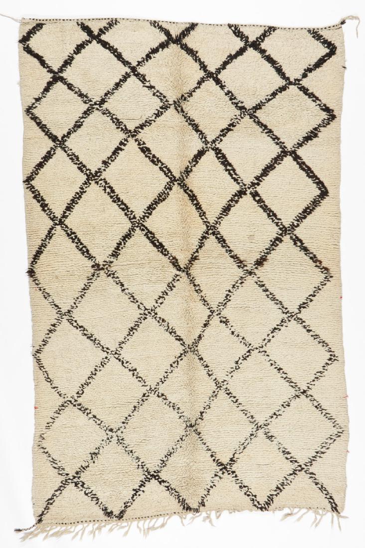 Vintage Moroccan Beni Ourain Rug: 5'1'' x 7'11'' (1 of 6)